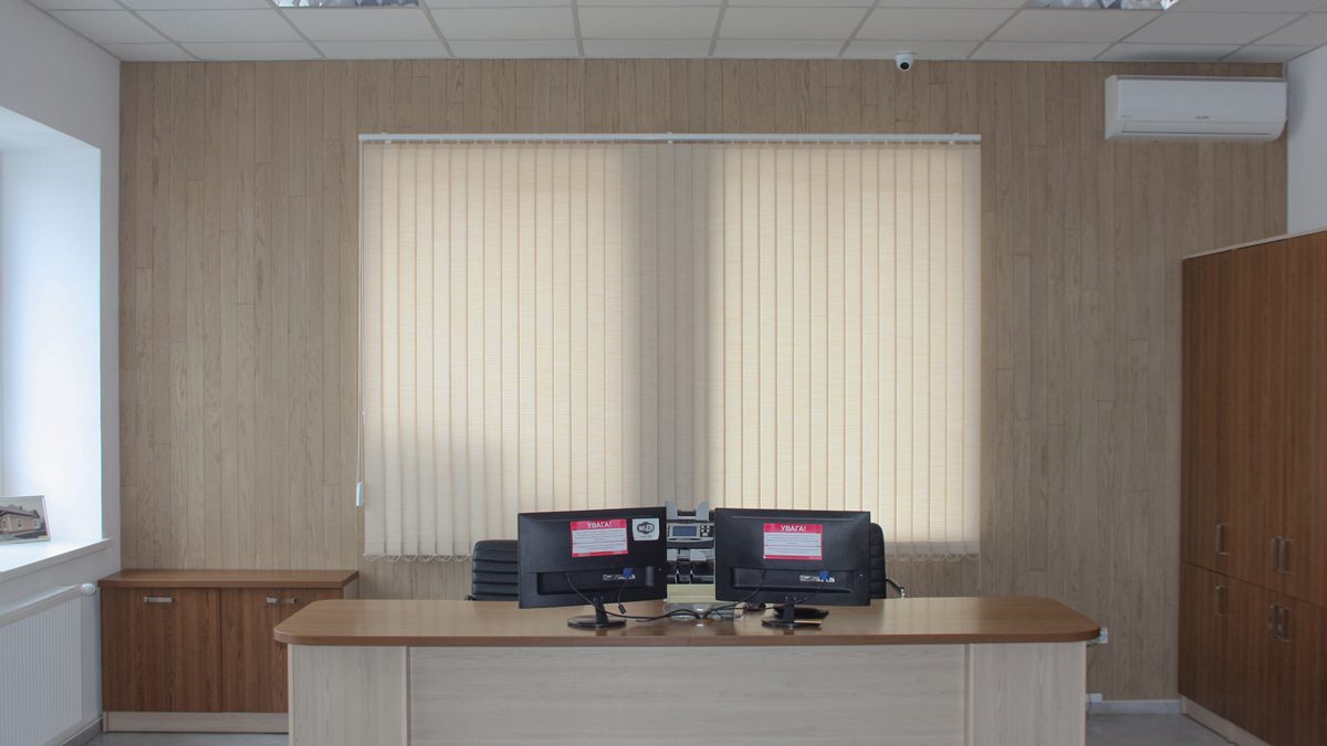 moderna new line-office2